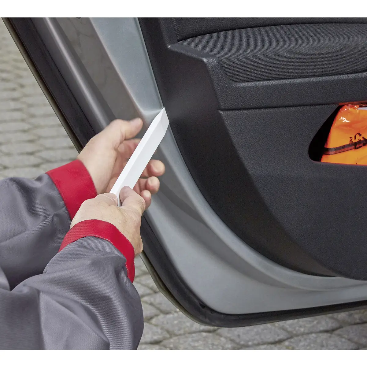 636caf2a944f330e242f9d47e84fc806