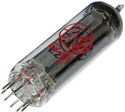Lampa elektronowa EZ EZ 81 = 6 CA 4 EZ 81 = 6 CA 4 Ilość biegunów 9 Trzonek Noval Opis: Podwójny prostownik